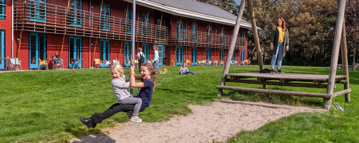 Kids in front of the hostel on Terschelling
